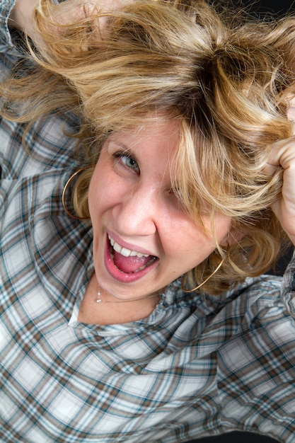 portrait d&#39;une femme qui crie