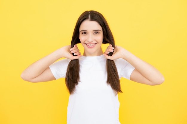 Portrait de femme souriante et heureuse