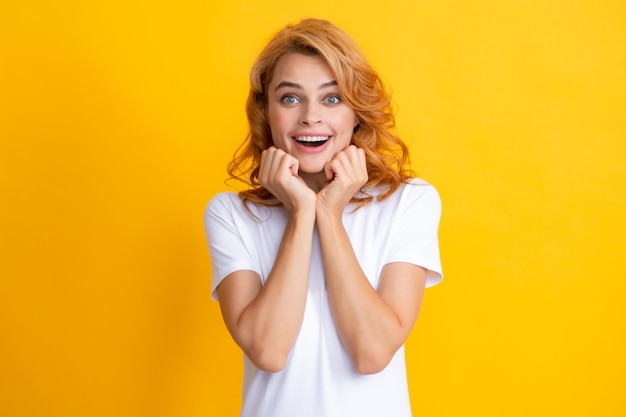 Portrait de femme souriante et heureuse