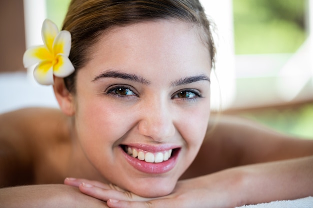 Portrait de femme souriante