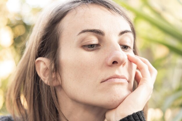 Photo portrait d'une femme très ennuyée