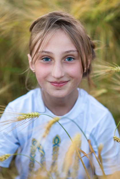 Portrait de fille heureuse