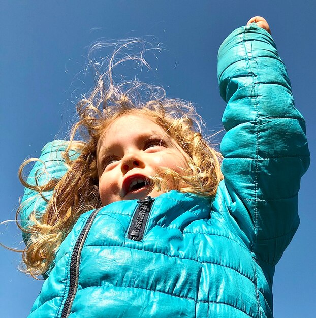 Photo portrait d'une fille en hiver