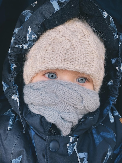 Photo portrait d'une fille en vêtements d'hiver