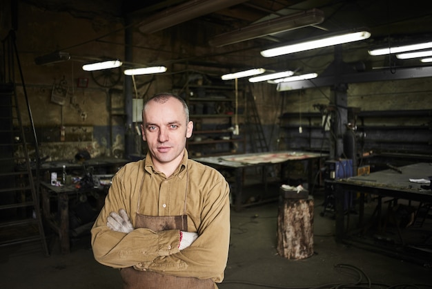 Portrait d'une forge dans l'atelier