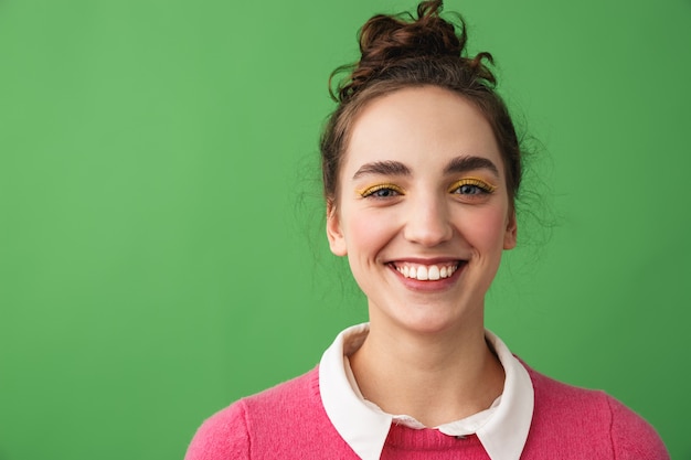 Portrait, de, a, gai, jeune femme, debout, isolé