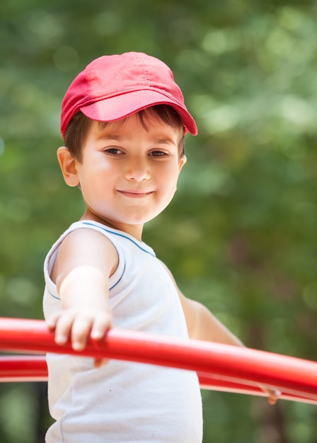 Portrait d'un garçon de 3-4 ans