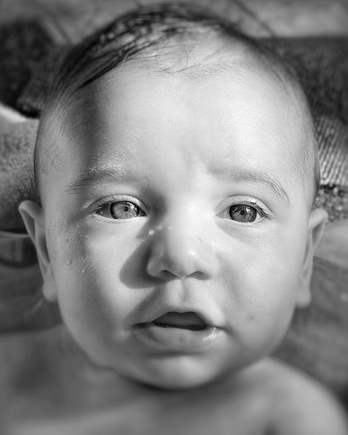 Photo portrait en gros plan d'un bébé mignon