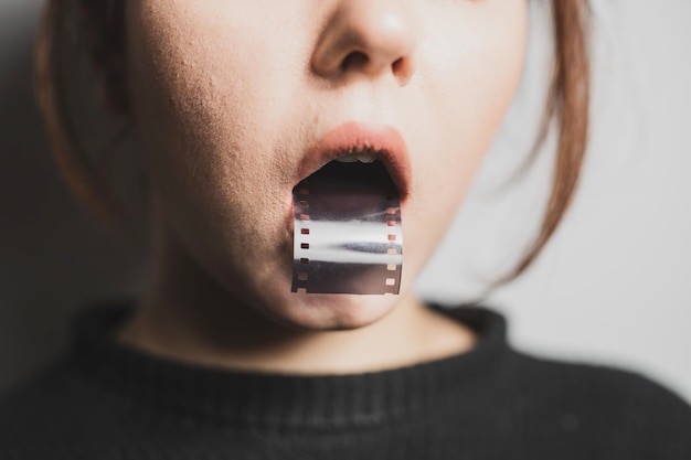 Photo portrait en gros plan d'une femme âgée