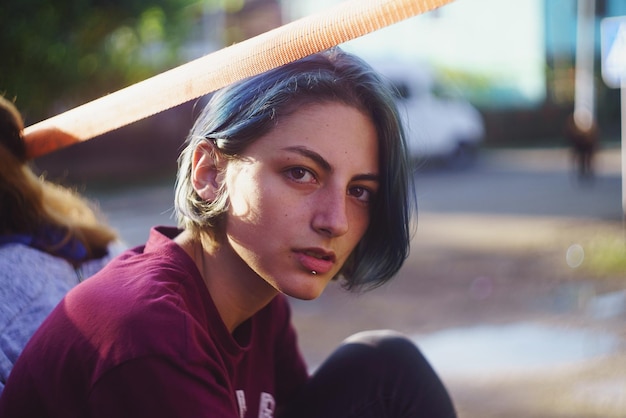Portrait en gros plan d'une jeune femme