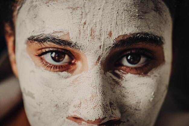 Portrait en gros plan d'une jeune femme