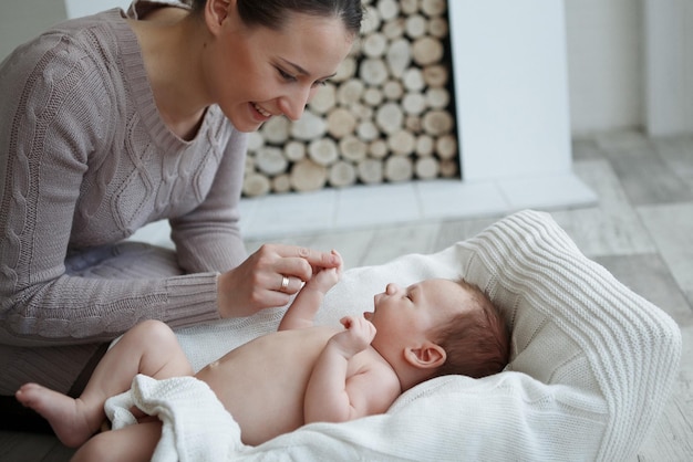 Portrait de l&#39;heureuse mère et bébé