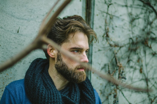 Portrait d'un homme en gros plan