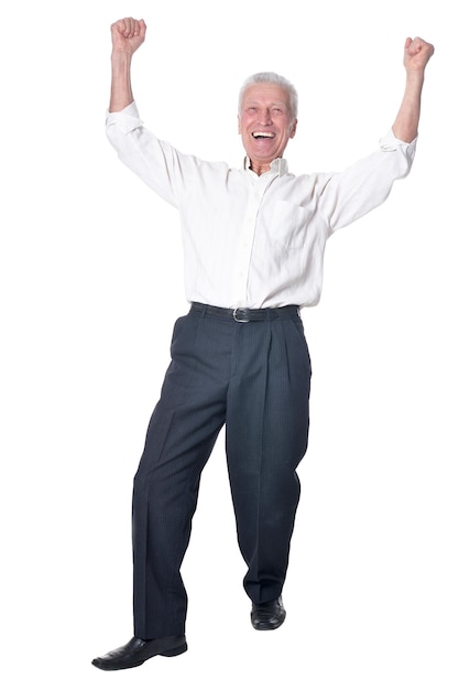 Portrait d'un homme senior heureux isolé sur fond blanc