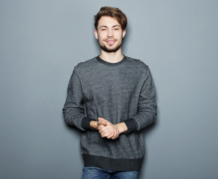 Photo portrait d'un homme sexy sur gris