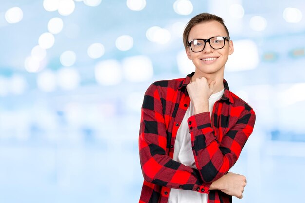 Portrait d&#39;un homme souriant heureux