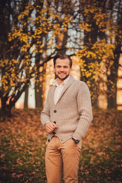 Portrait d&#39;un homme souriant