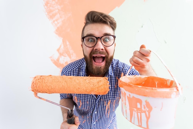 Photo portrait d'un homme tenant une crème glacée