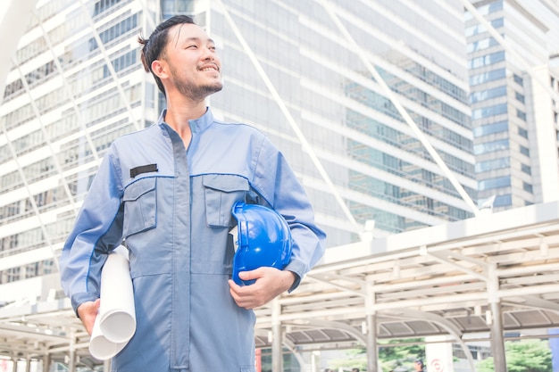 Portrait d&#39;un ingénieur au travail