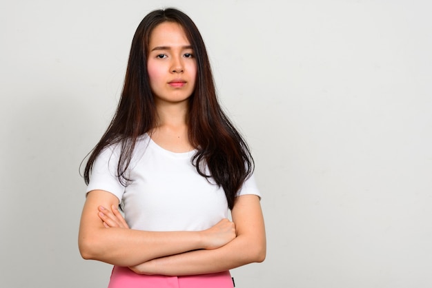 Portrait de jeune belle adolescente asiatique