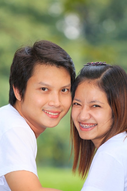 Portrait de jeune couple