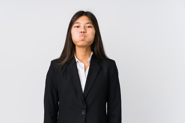 Portrait de jeune femme asiatique