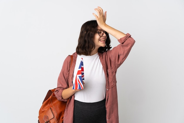 portrait jeune femme avec drapeau et sac à dos