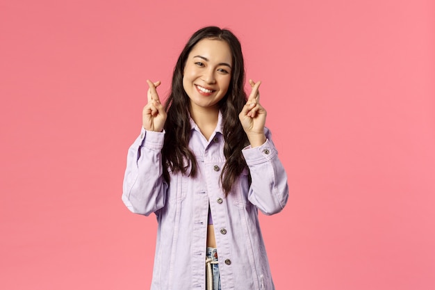 Portrait d'une jeune femme élégante