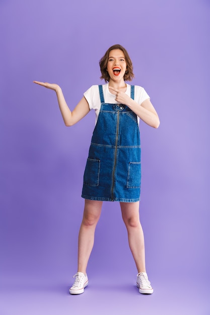 Portrait d'une jeune femme heureuse