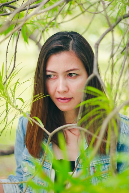 Photo portrait d'une jeune femme souriante