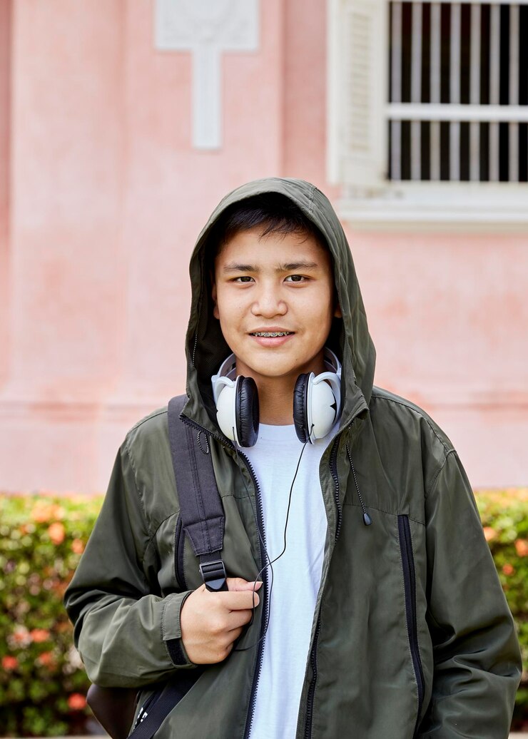 Photo portrait d'une jeune femme souriante