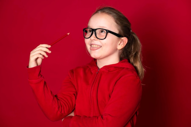 Photo portrait d'une jeune femme souriante