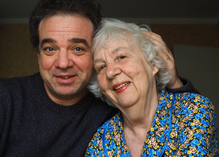 Photo le portrait d'une jeune femme souriante