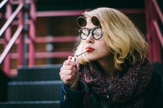 Photo portrait d'une jeune femme