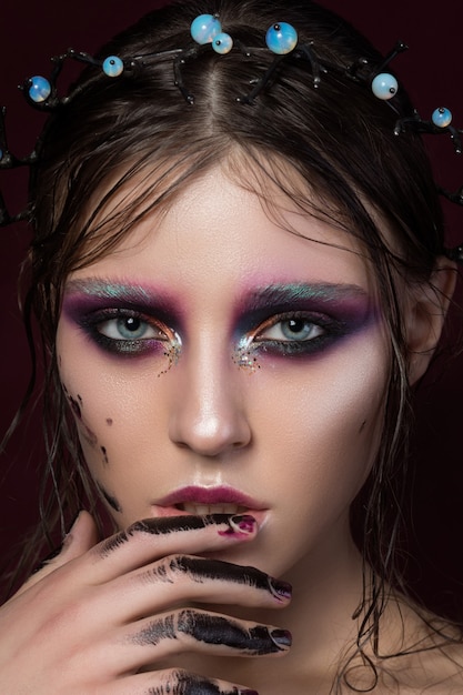 portrait d'une jeune fille avec du maquillage