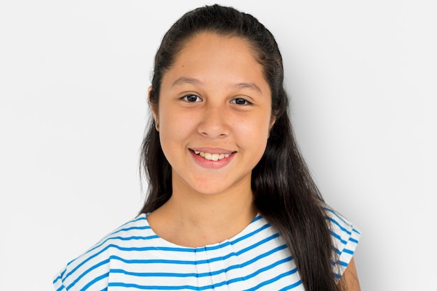 Portrait de jeune fille en studio