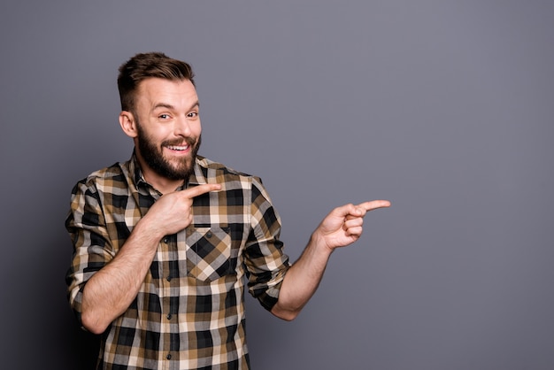 Portrait jeune homme barbu