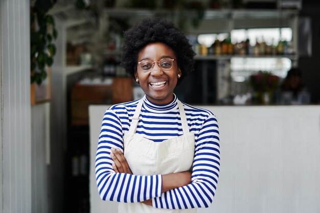 Portrait d'un jeune homme souriant