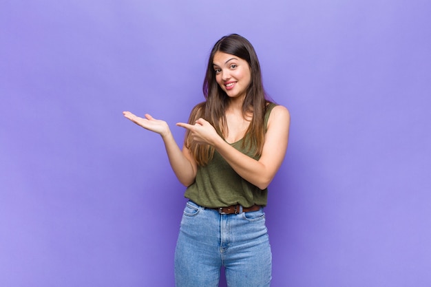 Portrait de jeune jolie femme