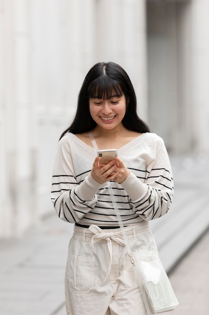 Photo portrait de jeune personne asiatique