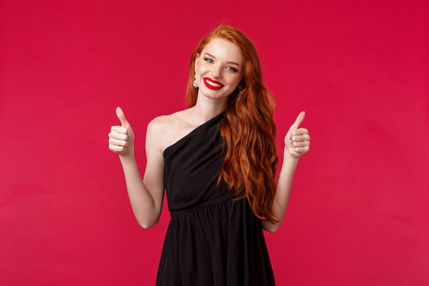 portrait, jeune, rousse, femme, long, bouclé, rouges, naturel, cheveux