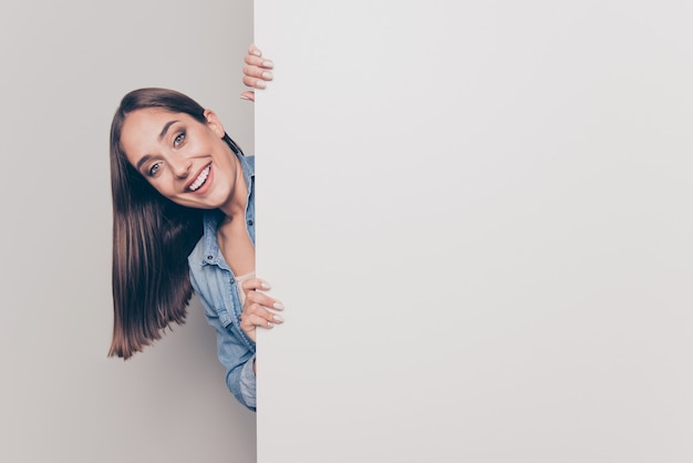 Portrait d'une jolie jeune femme