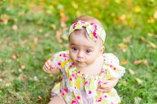 Portrait d'une jolie petite fille