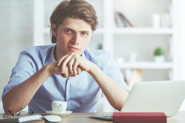 portrait, de, mâle, dans, bureau