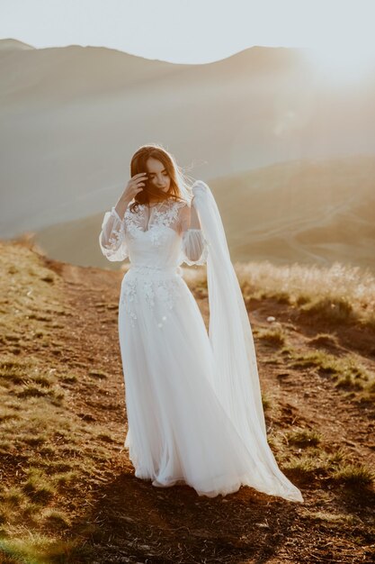 Portrait de mariée avec vue sur la montagne