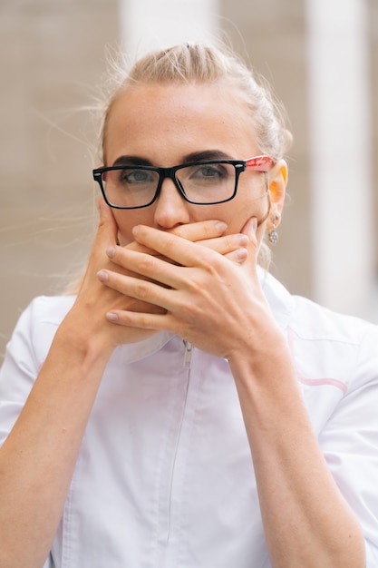 portrait médecin femme