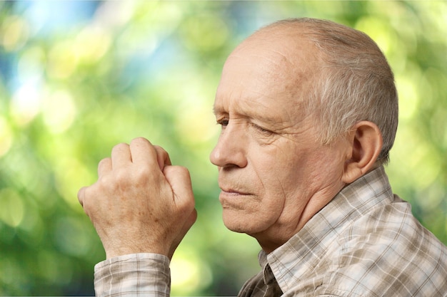 Portrait de personnes âgées de triste vieil homme caucasien