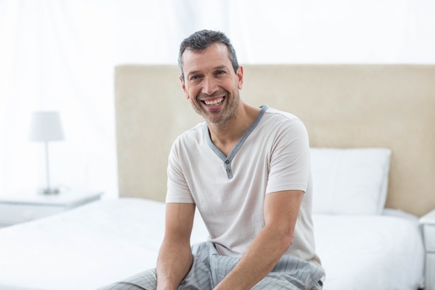 Portrait, séance, lit, sourire, chambre