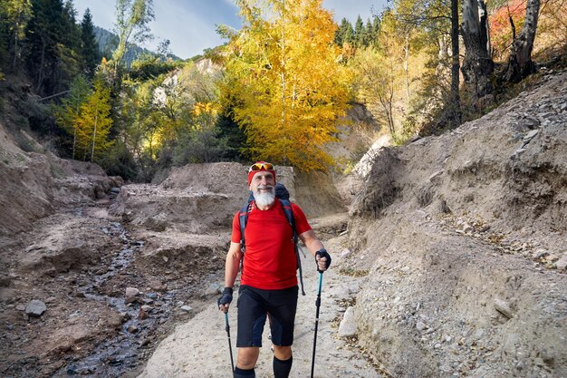 Portrait de touriste barbu