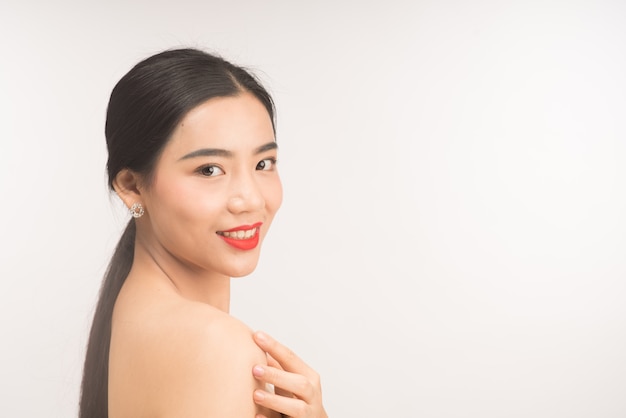 Portrait de visage belle jeune femme asiatique